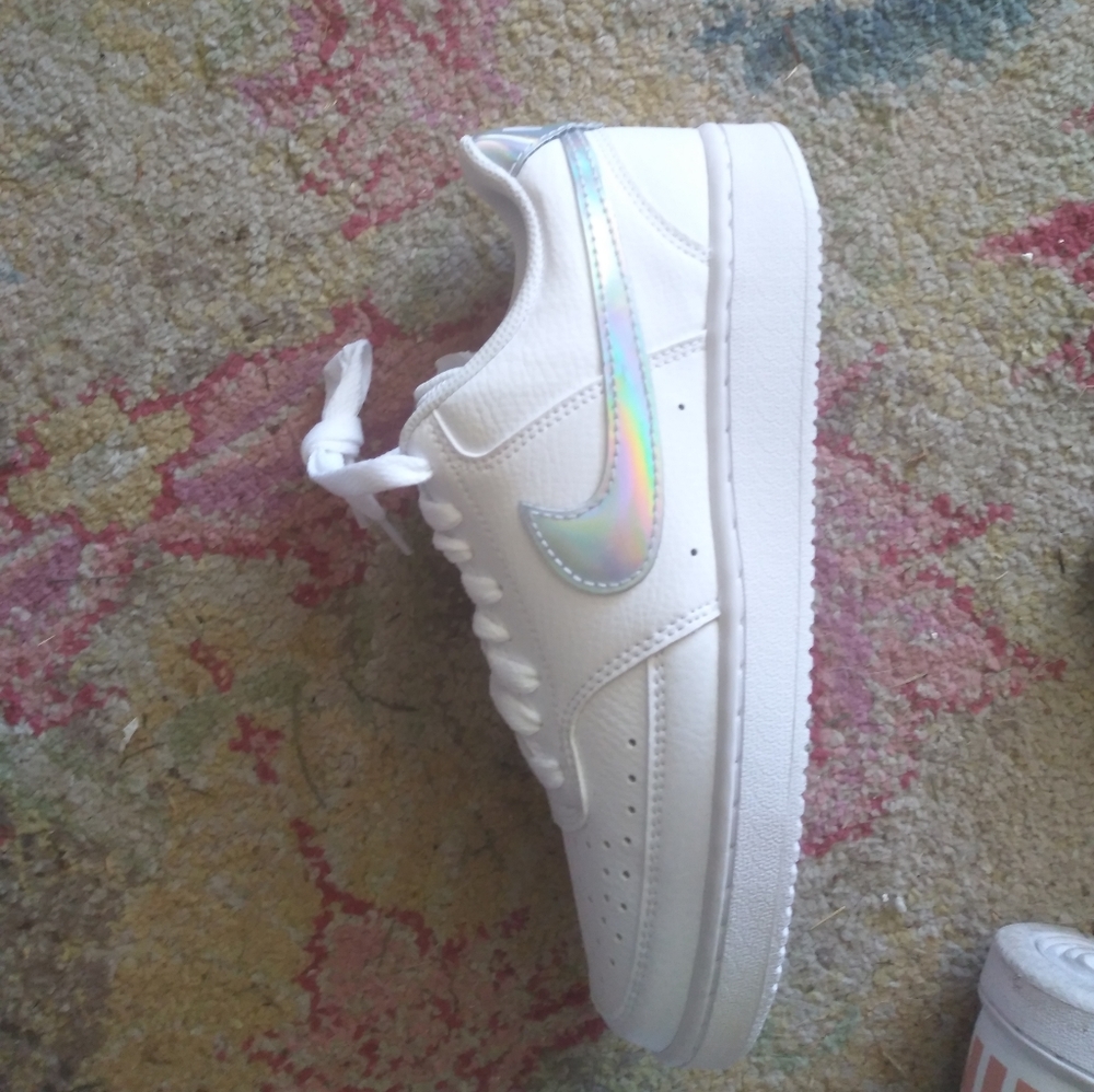 Nikes 7.5